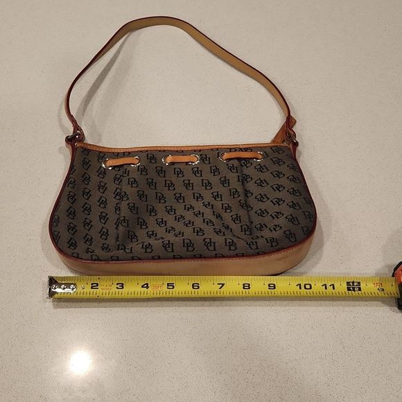 Stylish Brown Shoulder Bag - Picture 11 of 13